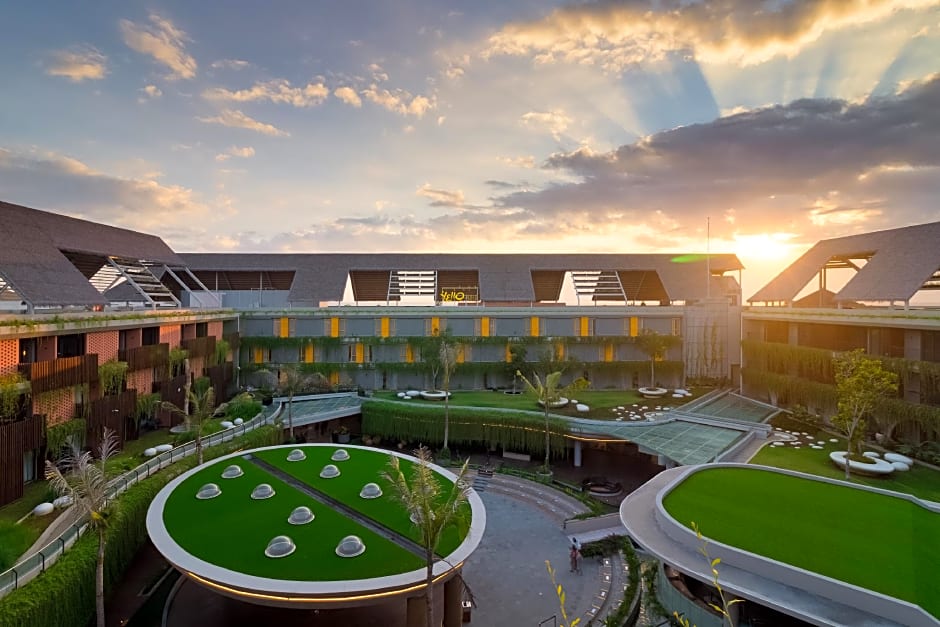 YELLO Hotel Kuta Beachwalk Bali