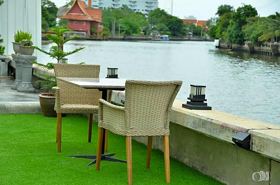 NORN Canalside Bangkok Hotel โรงแรมนอนริมคลอง