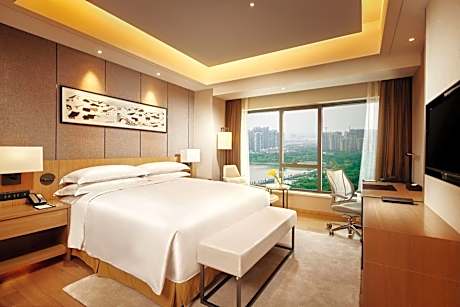 Deluxe King Three Bedroom Suite
