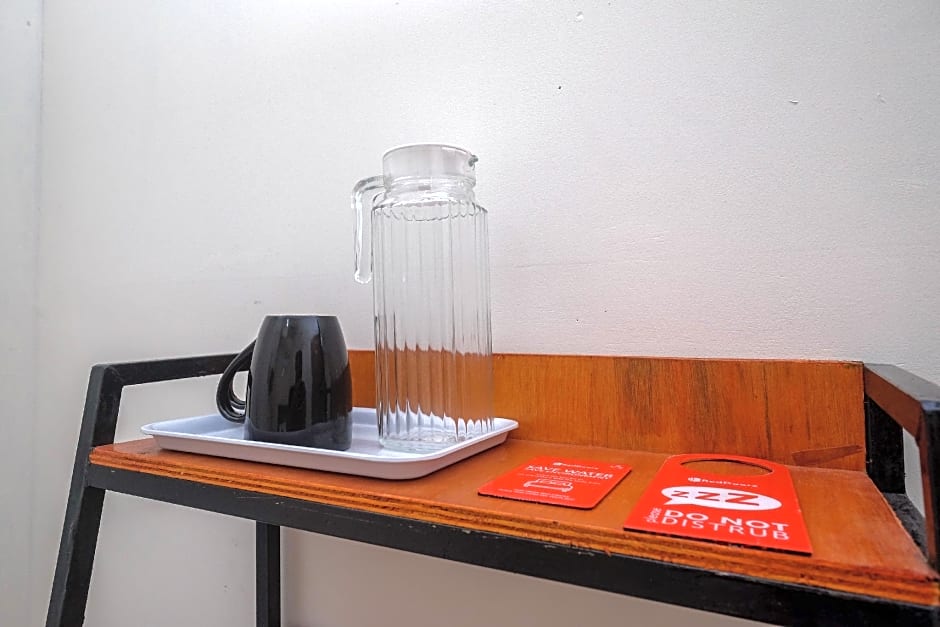 RedDoorz near Alun Alun Magelang 2