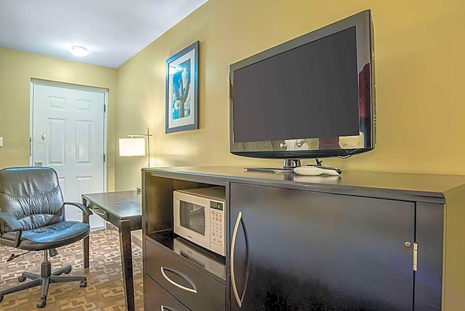 Quality Inn & Suites Phoenix NW - Sun City