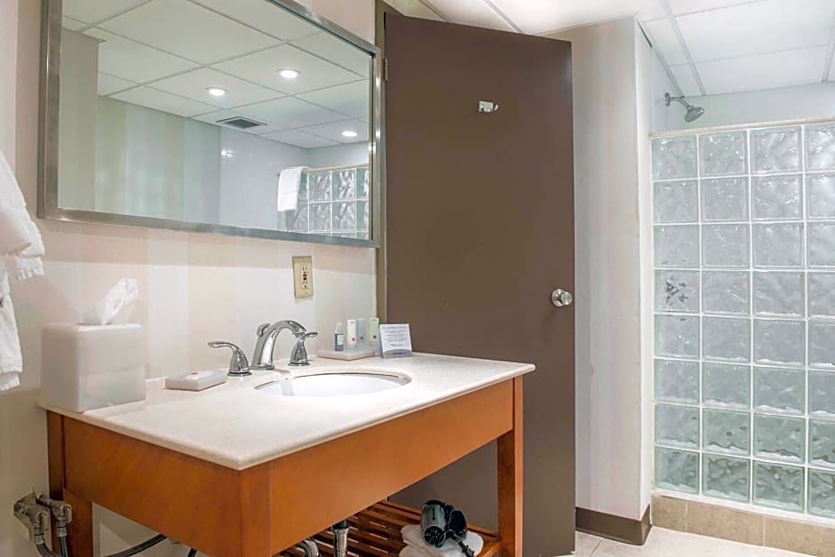 Clarion Hotel & Conference Centre Pembroke