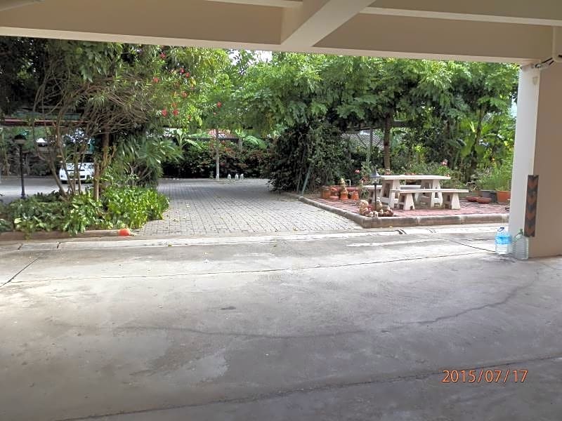 Sandy Serviced Apartment