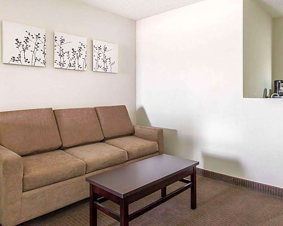 Sleep Inn & Suites Near I-90 and Ashtabula