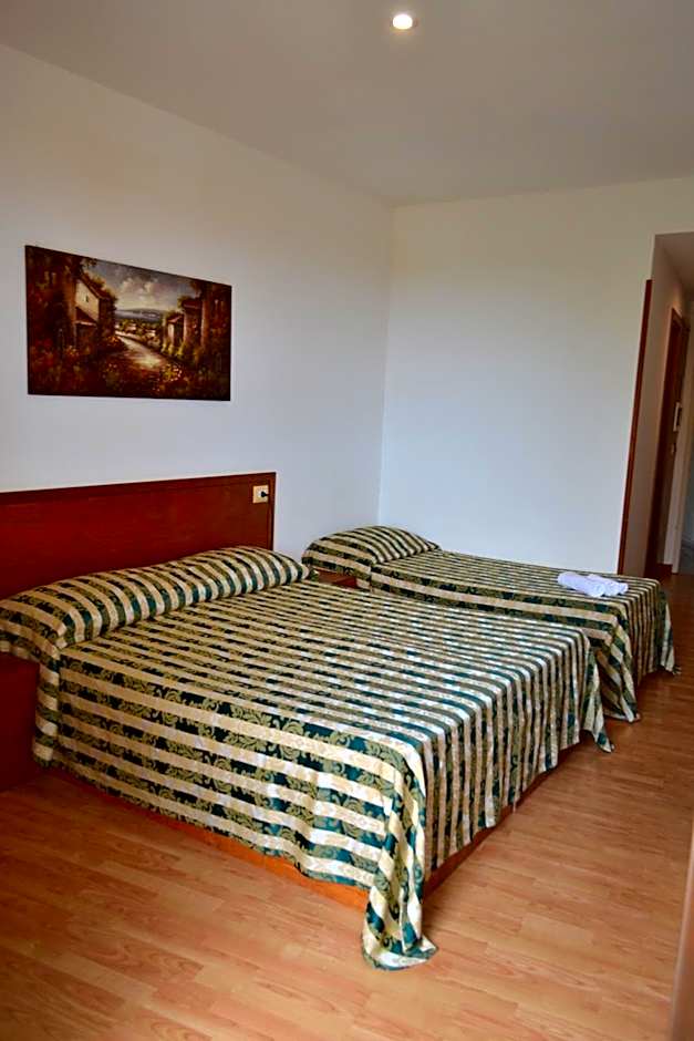 Photo 1 of 4 of Triple Room