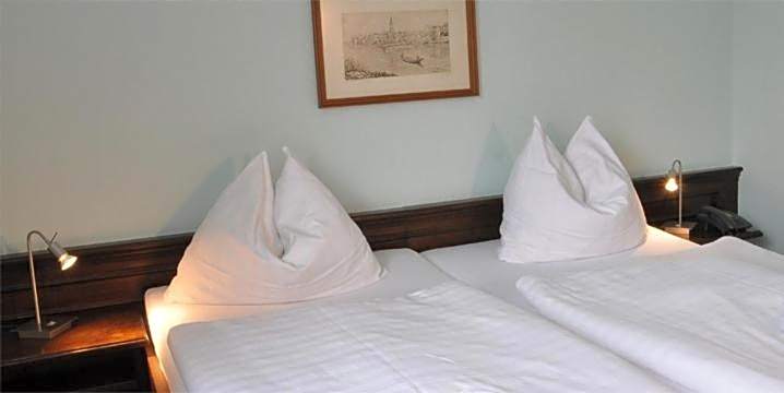 Photo 1 of 3 of Quadruple Room