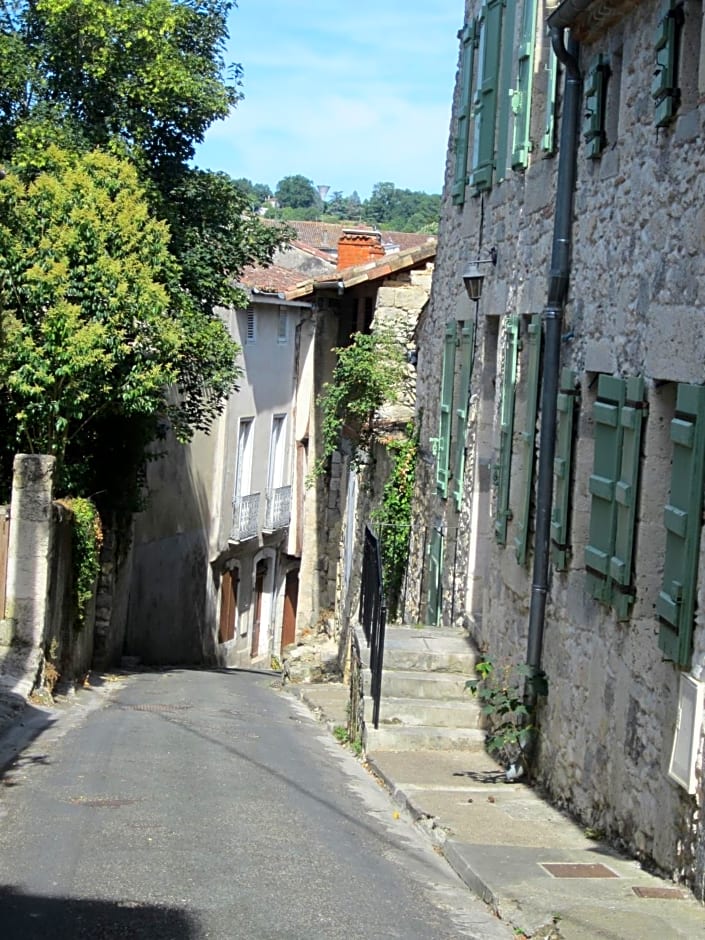 Chambre d'Hôtes La Tour de Brazalem