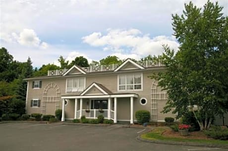 Berkshire Yankee Suites - An Extended Stay Hotel