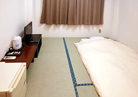 Japanese Style Room for 2 People with Private Bathroom - Smoking