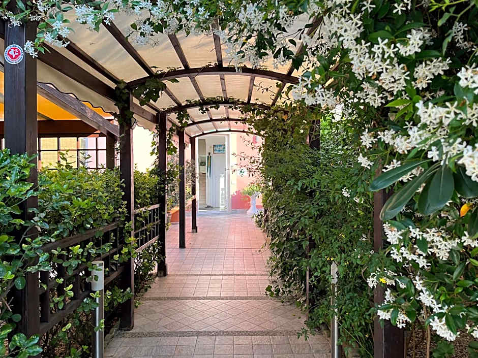 Hotel Ellymar