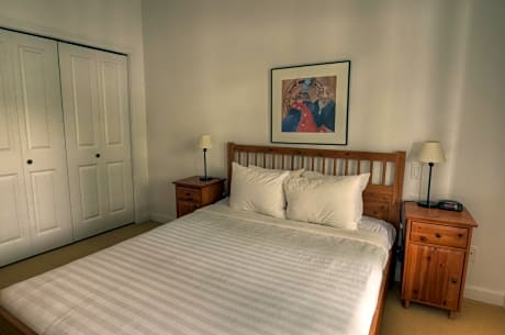 Standard One Bedroom Queen Suite with Sofa Bed + Full Kitchen & Harbor View