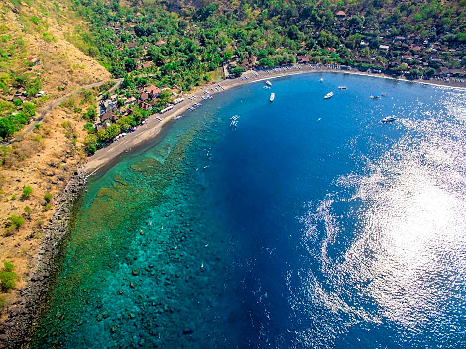 Jemeluk Beach Bungalows