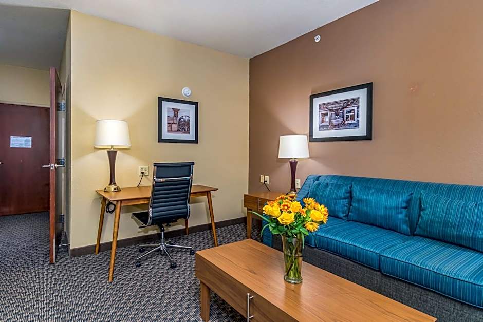 Best Western Plus Shamrock Inn & Suites