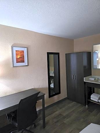 King Room - Non-Smoking