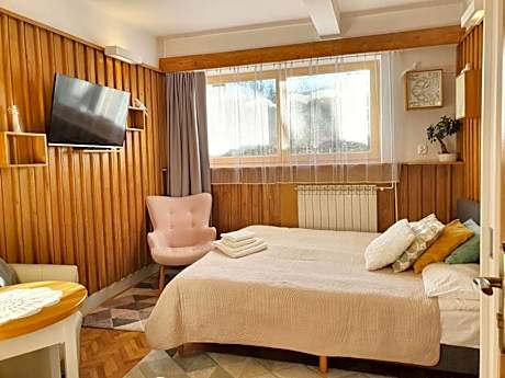 Studio (4 Adults) with Kitchen