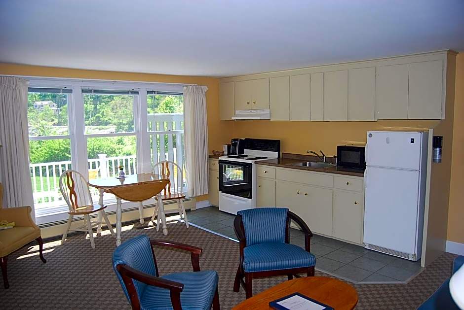 Dockside Guest Quarters