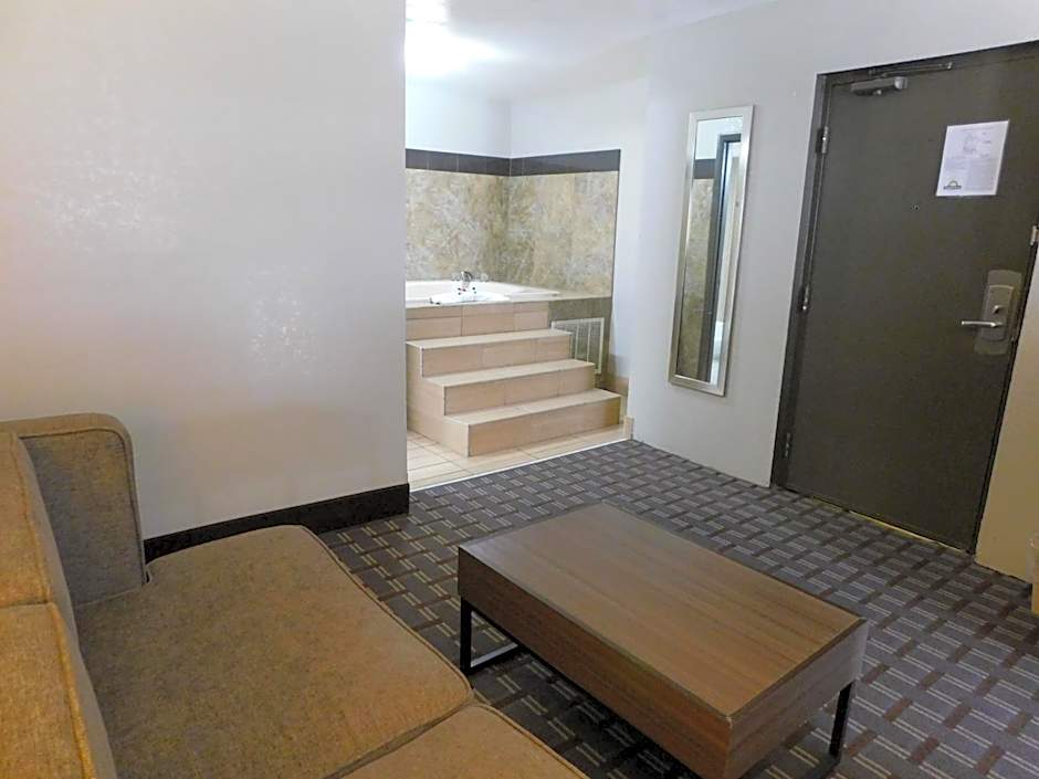 Days Inn & Suites by Wyndham Downtown Gatlinburg Parkway