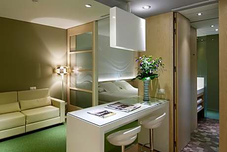 Suite with Kitchenette