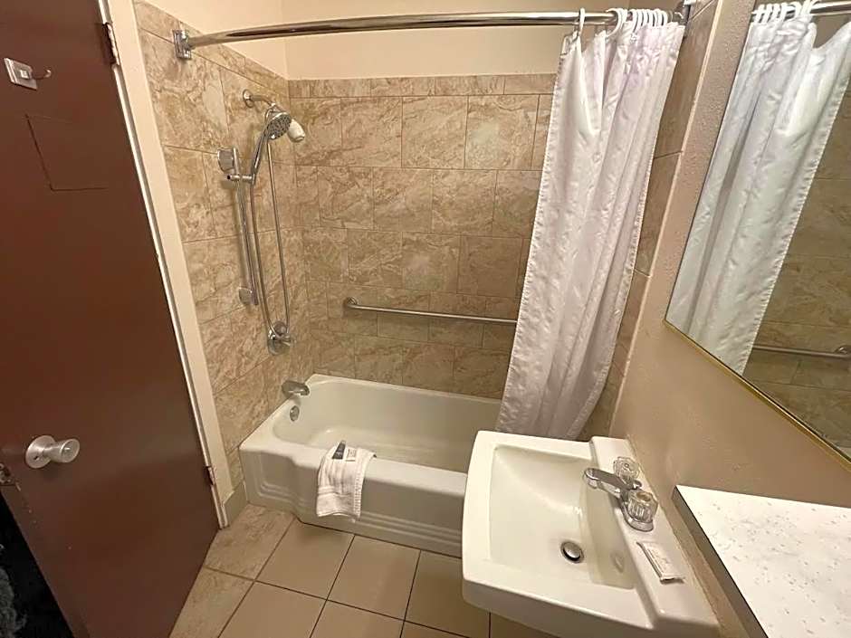 Village Inn Green Bay