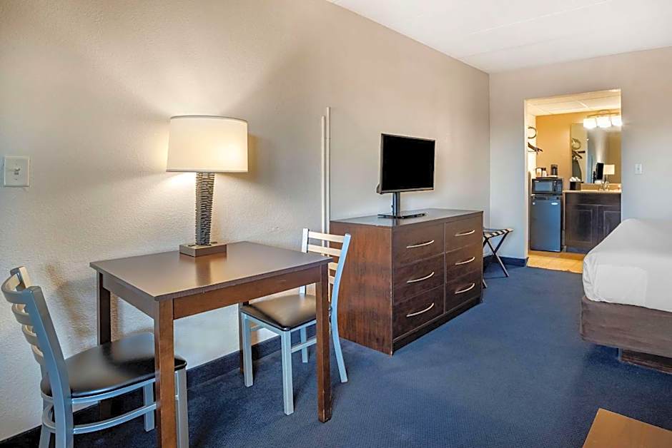 Econo Lodge Inn & Suites Rehoboth Beach