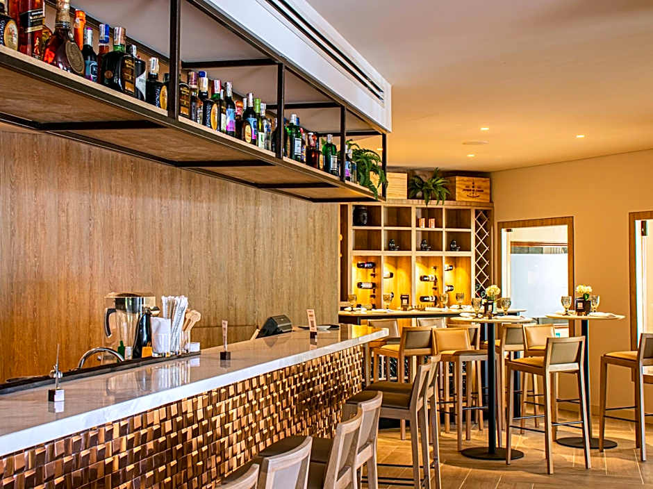 Hotel Estelar Altamira