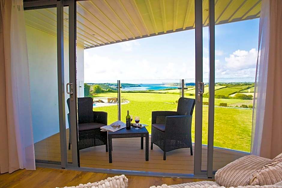 The Pickwick Inn & Oliver's Restaurant