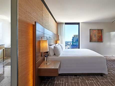 Yarra Suite with Club Lounge Access