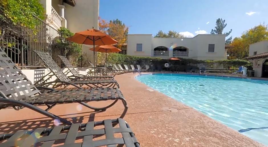 Los Abrigados Resort