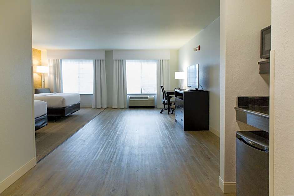 Photo 1 of 4 of Standard 2 Queen Beds, Mobility Accessible, Roll in Shower