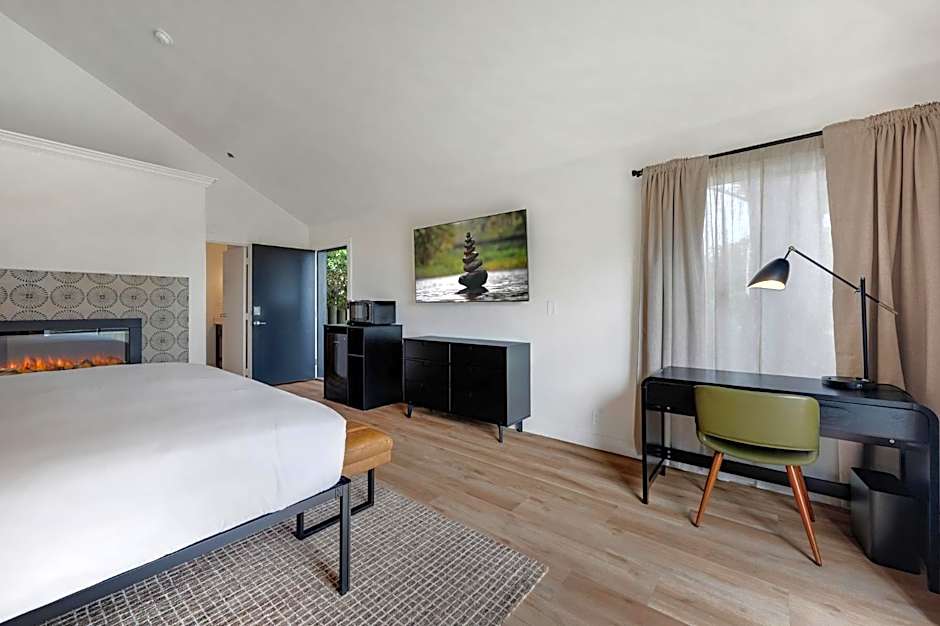 Bodega Coast Inn and Suites