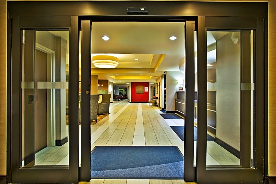 Holiday Inn Express & Suites Springfield By IHG