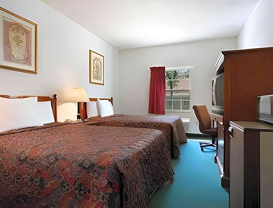 Travelodge by Wyndham Waukegan Gurnee