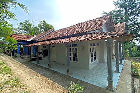 Hotel O Agus Kostel SyariahNearWisata Agro Jollong