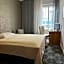 City Hotel