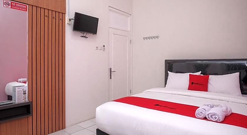 RedDoorz Syariah near Kampus UNSOED Purwokerto