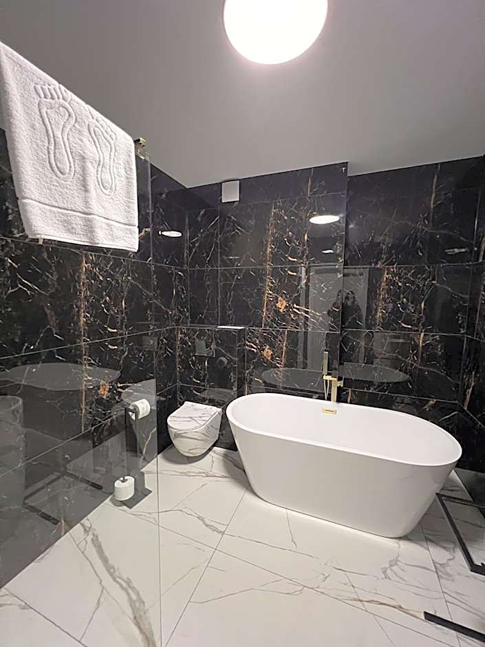 Hotel Lantier & Swimming Pool Zone