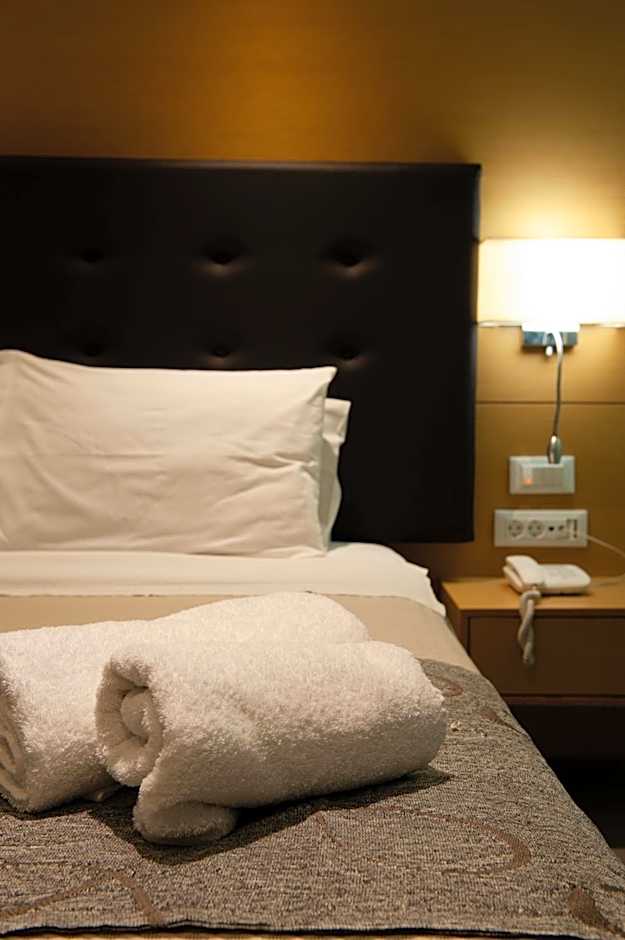 Atlantis City Hotel