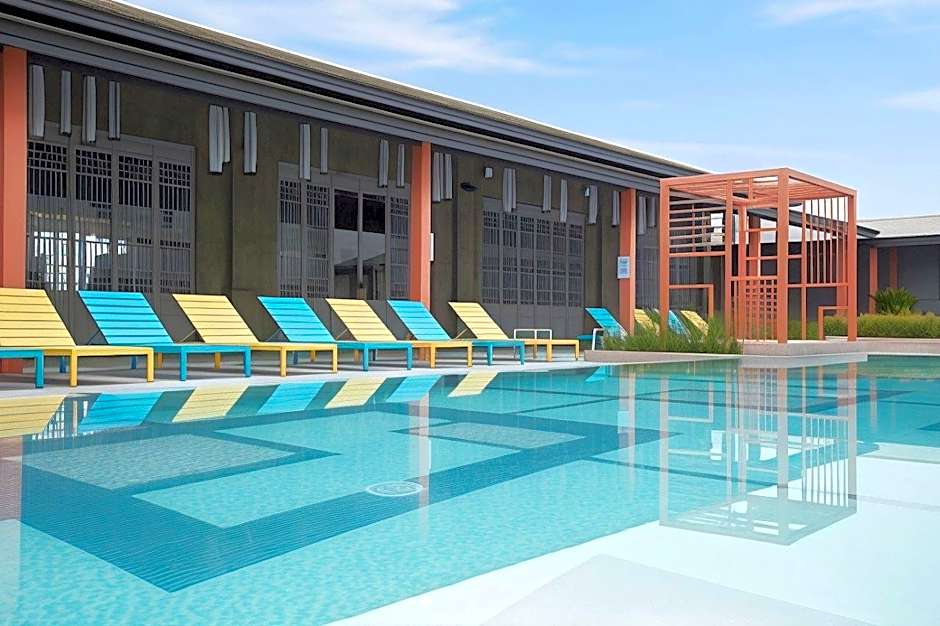 The Quarter Hualamphong by UHG