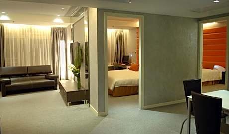 Two-Bedroom Queen and Twin Suite