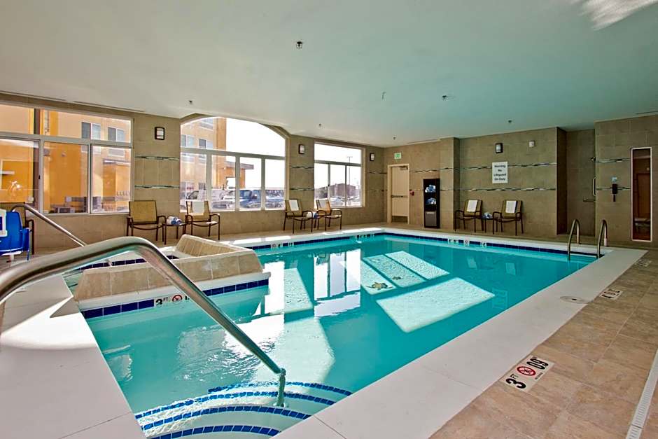 Holiday Inn Express & Suites Denver East-Peoria Street By IHG