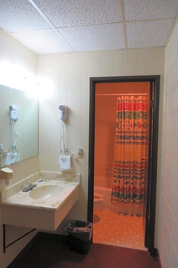 Grand Inn Fargo