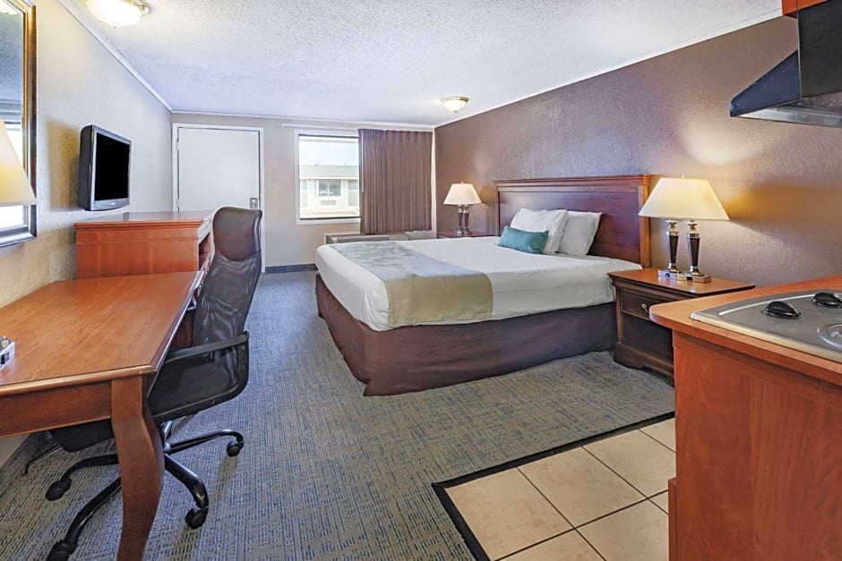 Travelodge by Wyndham Monroe