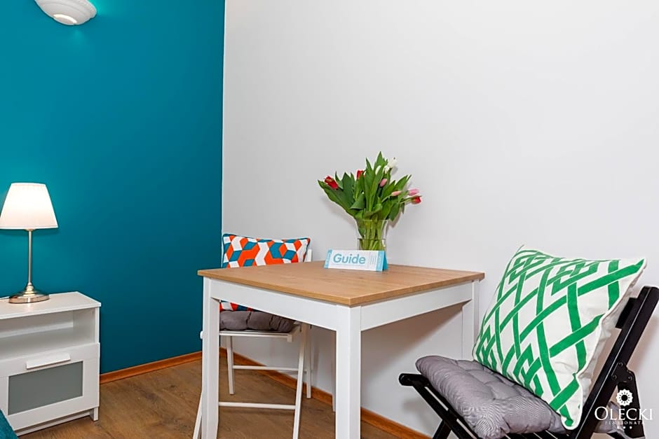 OLECKI Holiday House