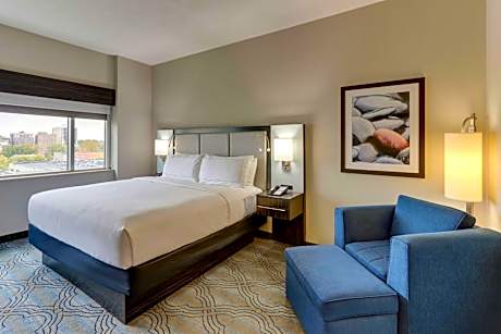King Room - Mobility Accessible