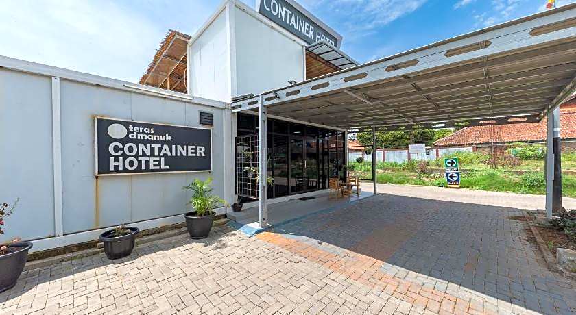 RedDoorz Container @ Teras Cimanuk Garut