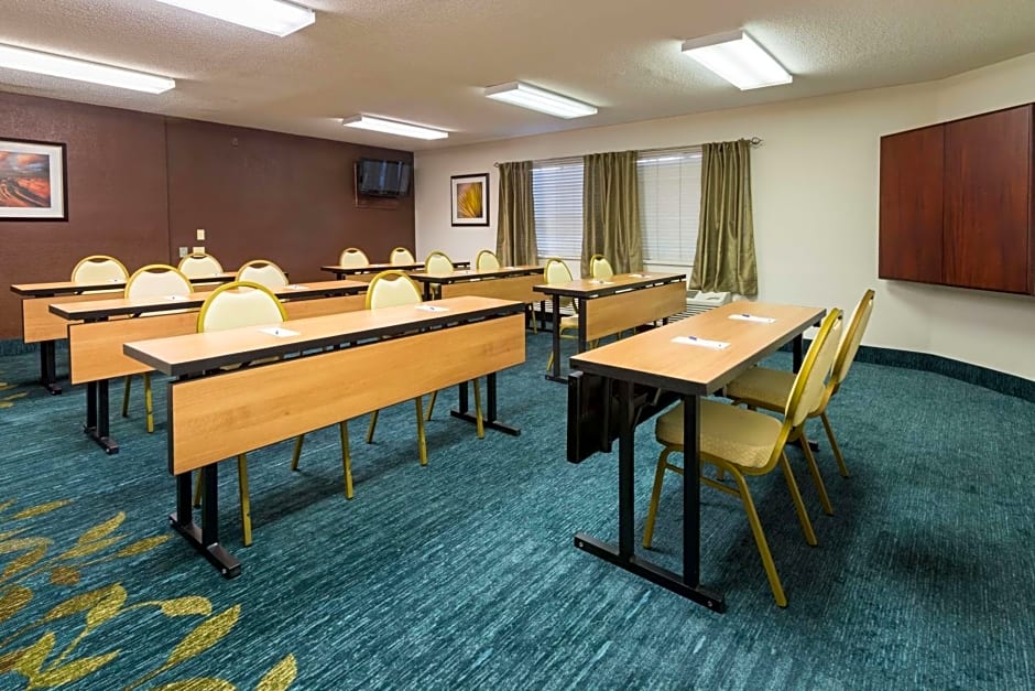 Sonesta Simply Suites Las Vegas Convention Center