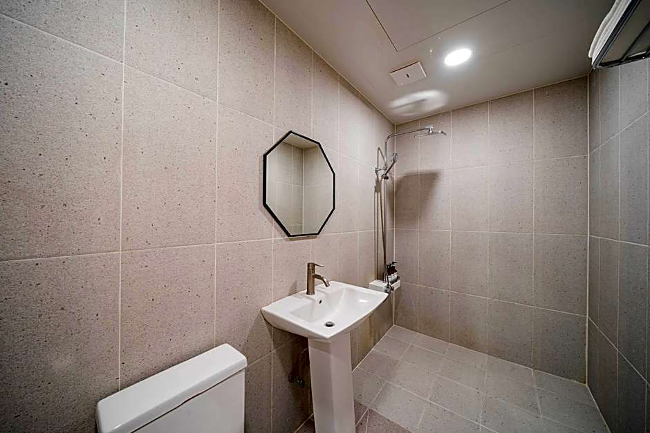 Changwon Palyongdong Hotel Leo