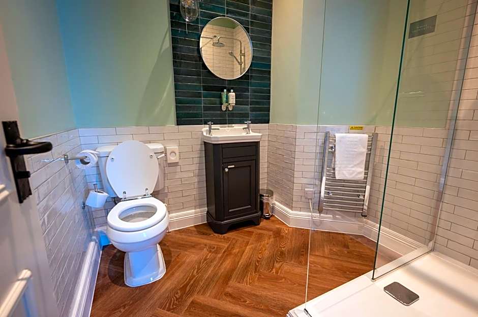 Victoria Hotel by Chef & Brewer Collection