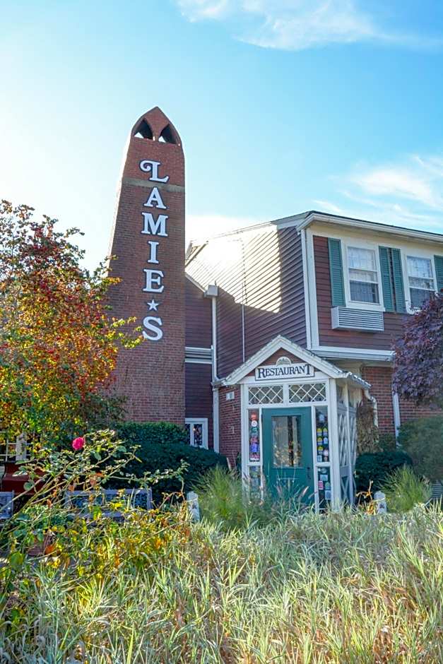 Lamies Inn & The Old Salt Tavern