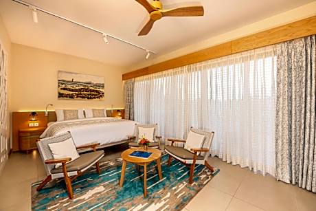 Family Room with Kitchenette - Pool Facing